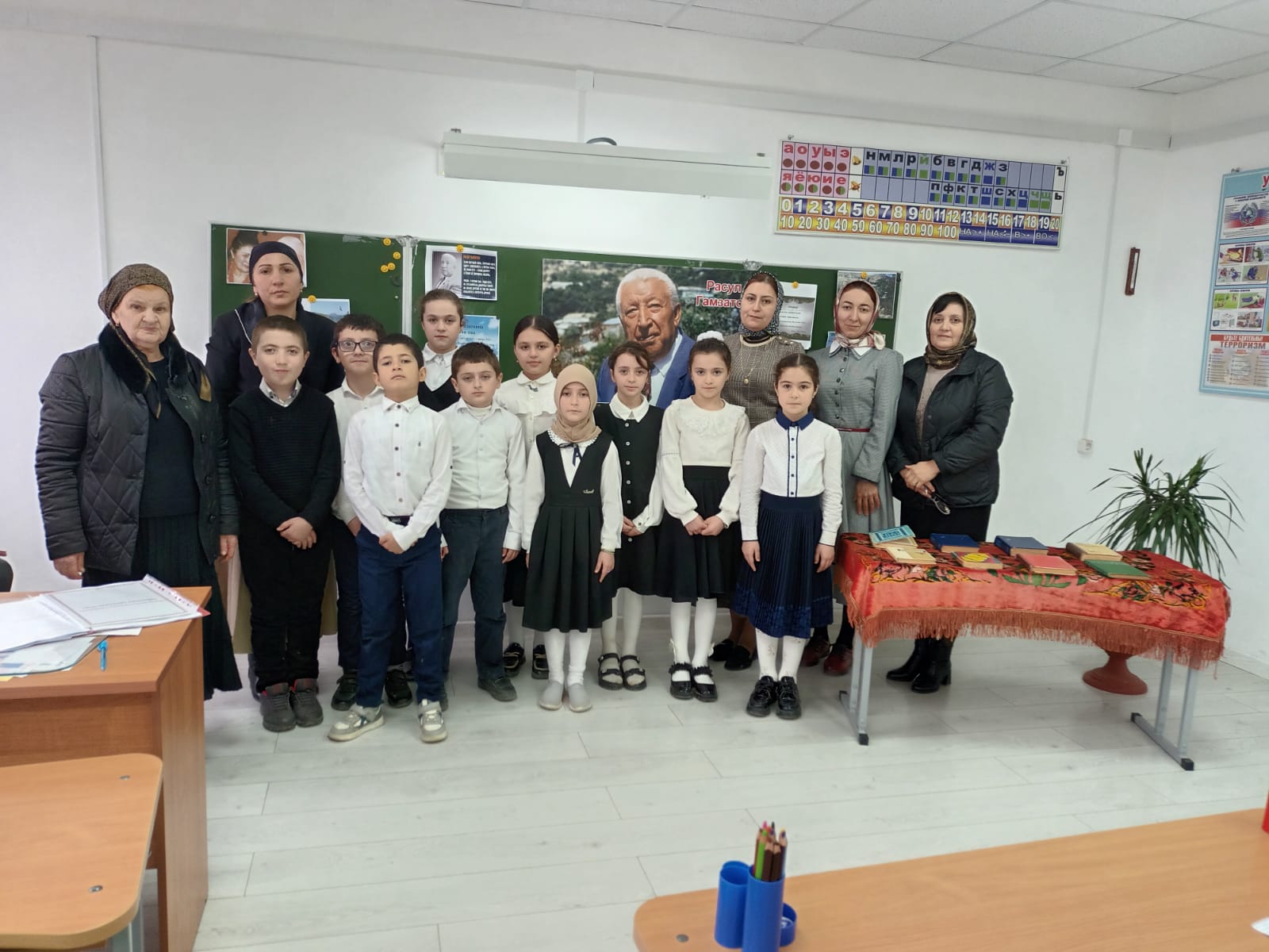 Чтение любимых стихов на родном языке.
