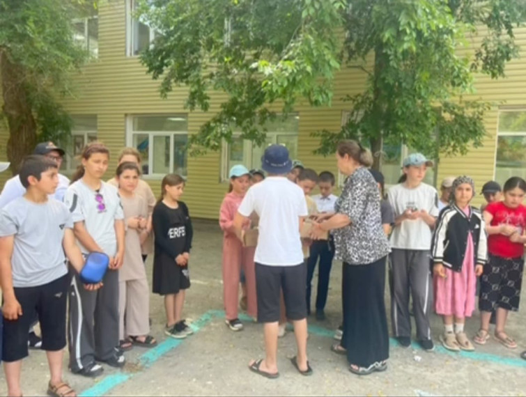 Открытие пришкольного лагеря "Атлет" и Праздник "День защиты детей".